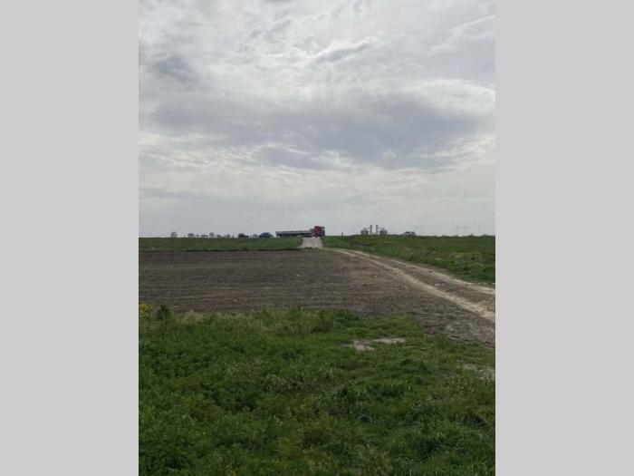 poljoprivredno zemljište 100m od puta novi sad zrenjanin besplatni mali oglasi