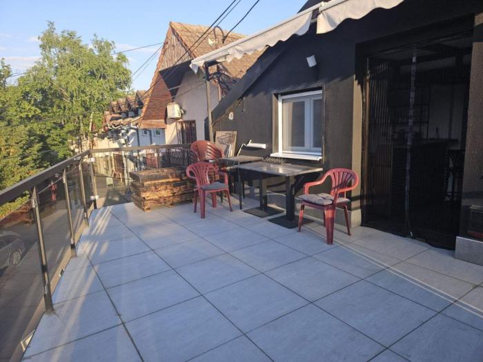 stan sa velikom terasom, 65 m2, prvomajska zemun besplatni mali oglasi