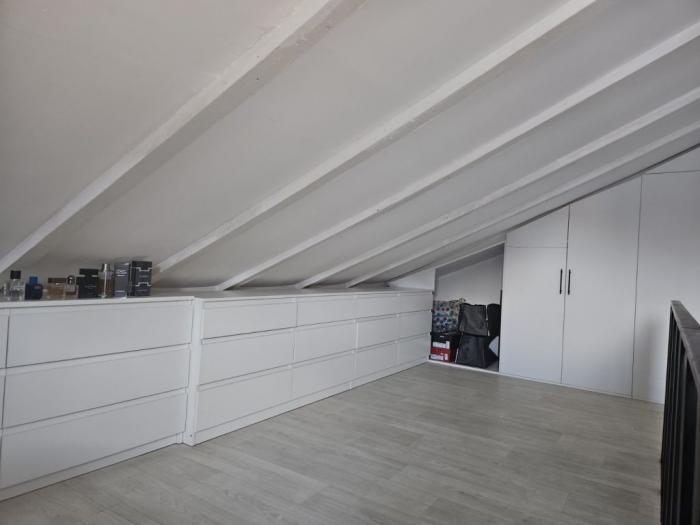 stan sa velikom terasom, 65 m2, prvomajska zemun besplatni mali oglasi