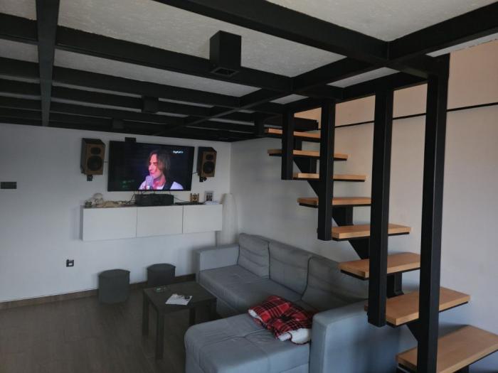 stan sa velikom terasom, 65 m2, prvomajska zemun besplatni mali oglasi
