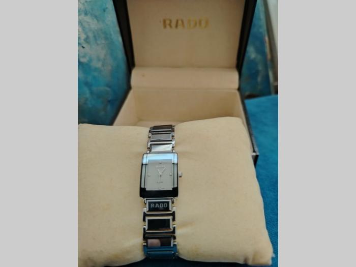 rado odlično očuvan sat besplatni mali oglasi