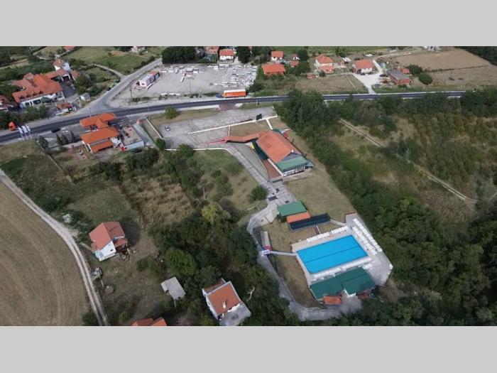 na prodaju 1 40 hektara sa poslovnim kompleksom besplatni mali oglasi